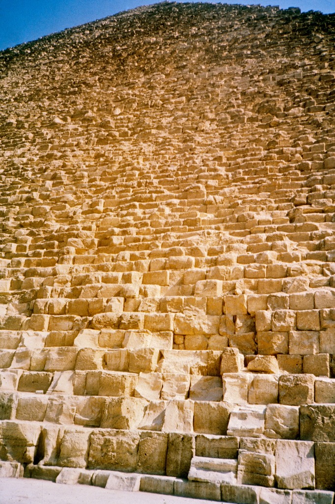 Image of the Great Pyramid of Khufu.