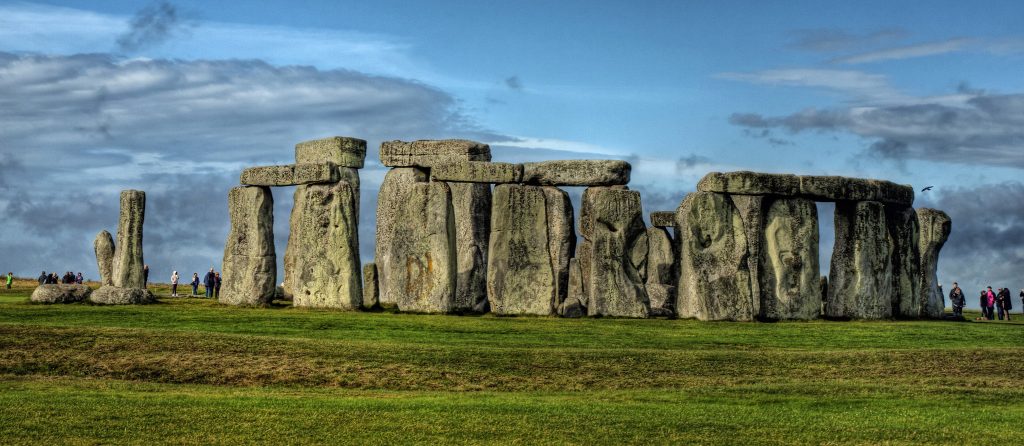 Image of view of Stonehenge.