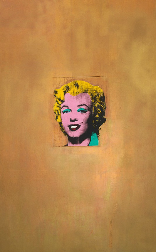 Portrait of the head of Marilyn Monroe on a gold silkscreen canvas.